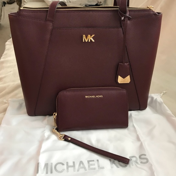 Michael Kors Handbags - Authentic Michael Kors Maddie Bag